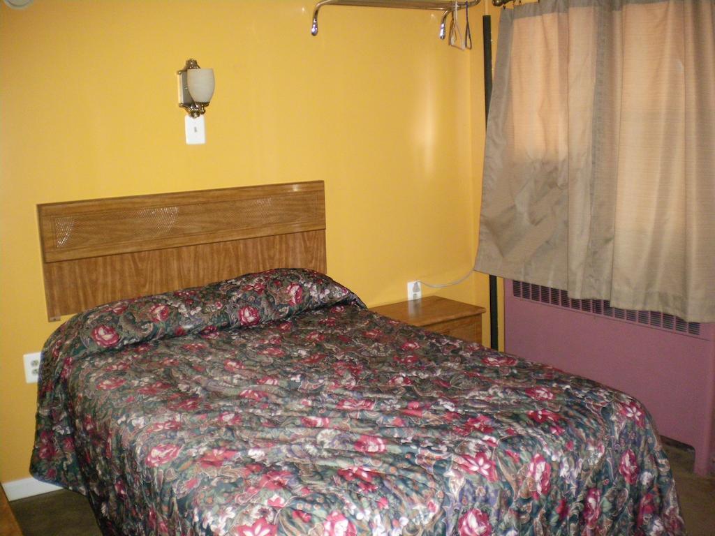 The Rome Motel Room photo