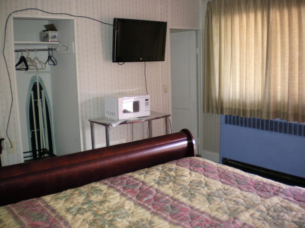 The Rome Motel Room photo